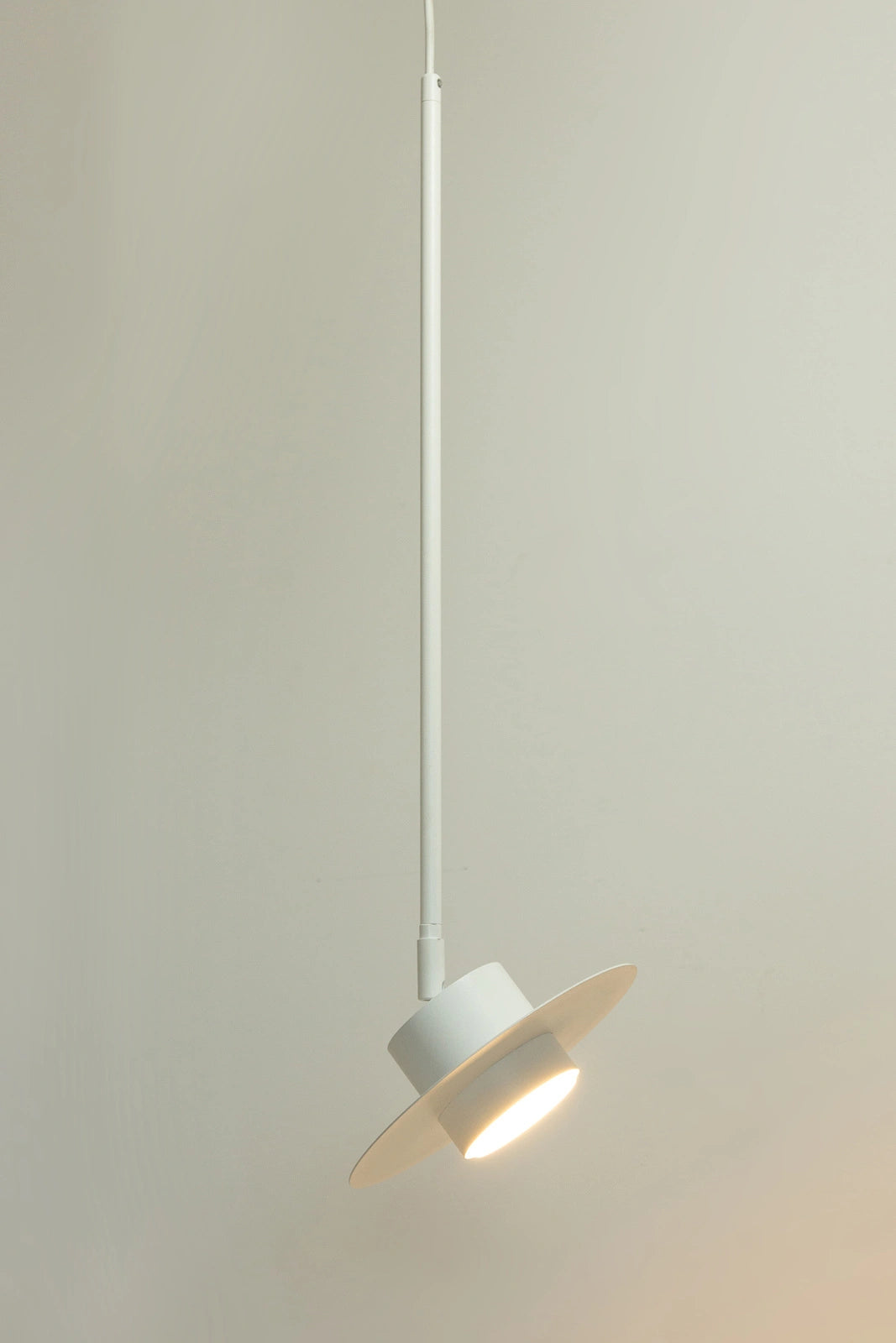 CHARLIE S biały dł. max 150 cm